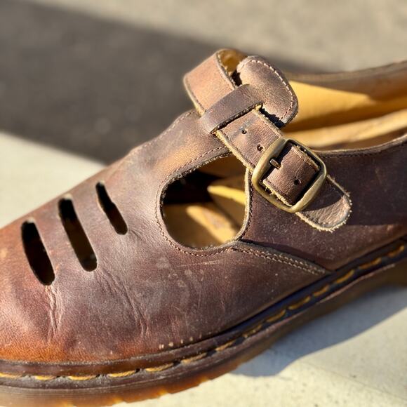 Vintage Made in Englang Dr. Martens Brown Leather Cut Out Mary Janes Size 7 - Picture 3 of 9
